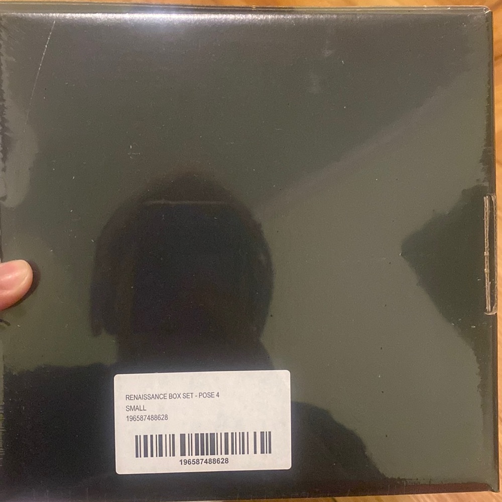 Beyoncé Renaissance Box Set - Pose 4